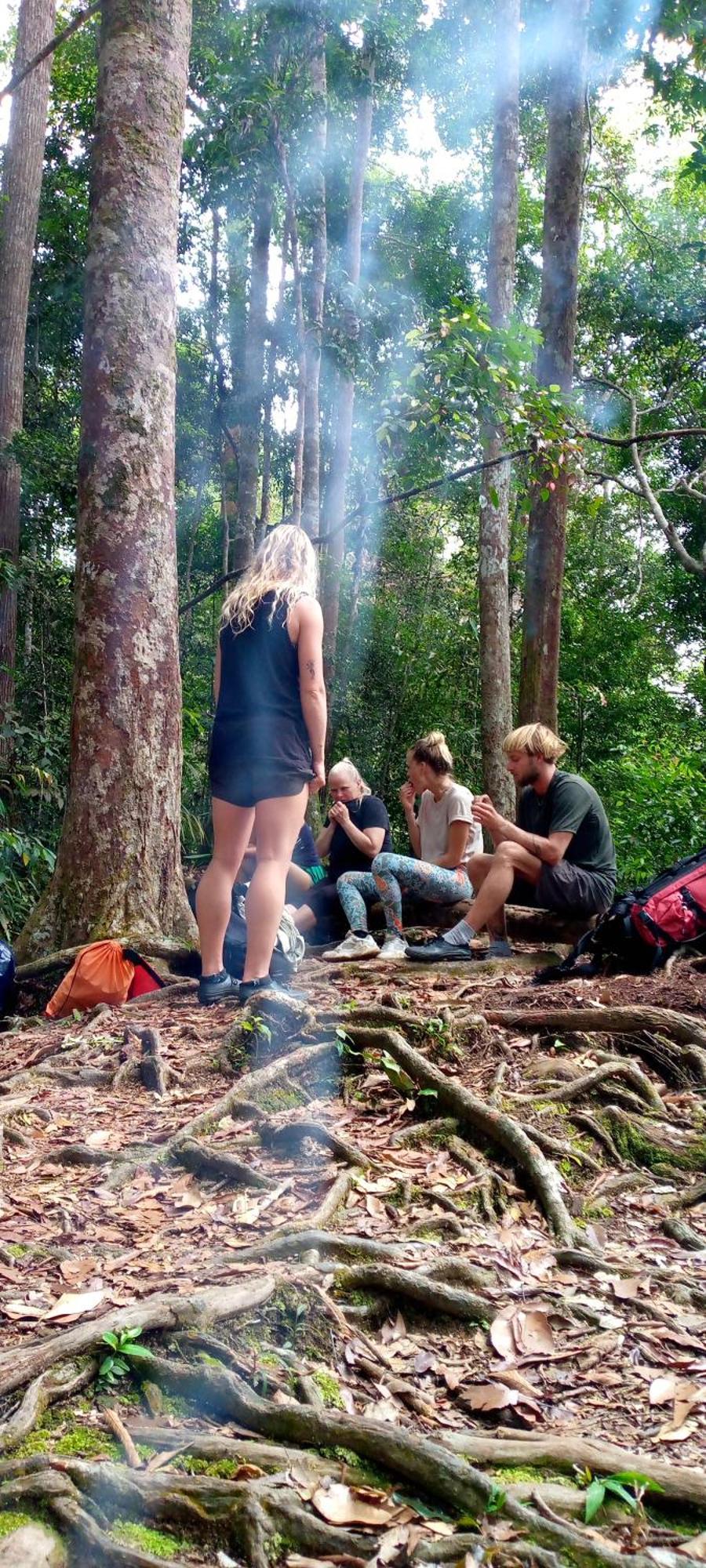 Asim Paris Guesthouse & Jungle Trekking Bukit Lawang Exterior foto